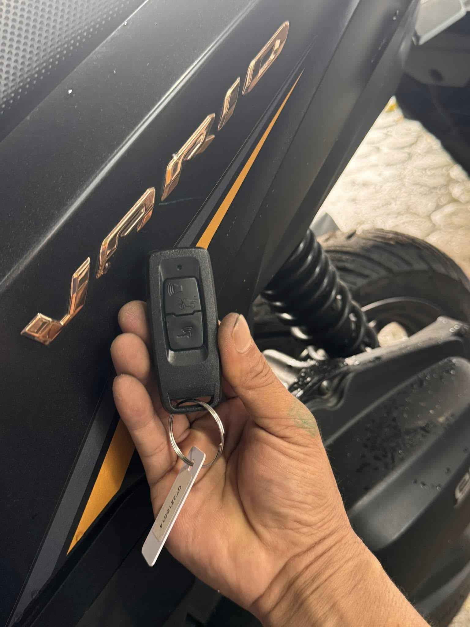 Pengerjaan Kunci Motor Smart Key 1
